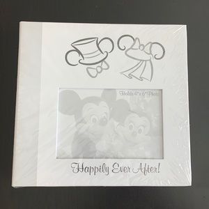 Disney Happily Ever After Wedding Photo Album. New with tags and wrapped